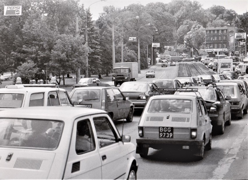 Na naszych zdjęciach pokazujemy, jak wyglądały ulice i place...