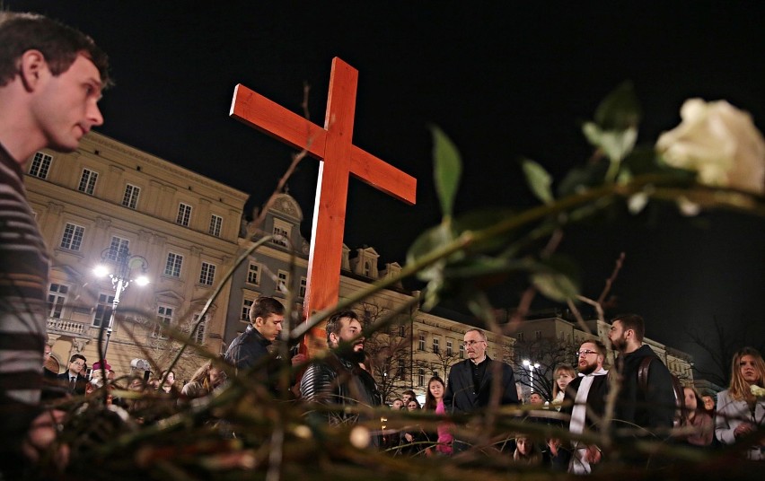 Kraków. Studenci wzięli udział w Drodze Krzyżowej [ZDJĘCIA]