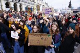 Protest klimatyczny "Ostatni bal?" w Warszawie. Będą walczyć o neutralność klimatyczną Polski 