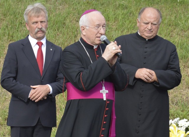 Ksiądz biskup Andrzej F. Dziuba, ordynariusz diecezji łowickiej