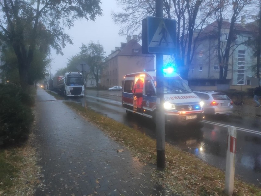 Oleśnica. Śmiertelne potrącenie pieszej na ul. Sudoła w Oleśnicy. Na miejscu pracują służby (ZDJĘCIA, AKTUALIZACJA)