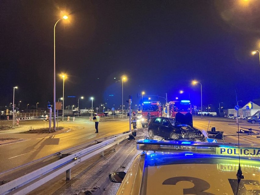 Wypadek na DK6 w pobliżu skrzyżowania z ul. Ofiar Piaśnicy w Wejherowie. Policja podała przyczyny zdarzenia