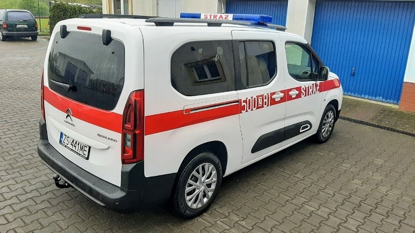 Strażacy z Polic mogą pochwalić się nowym samochodem kwatermistrzowskim [GALERIA]