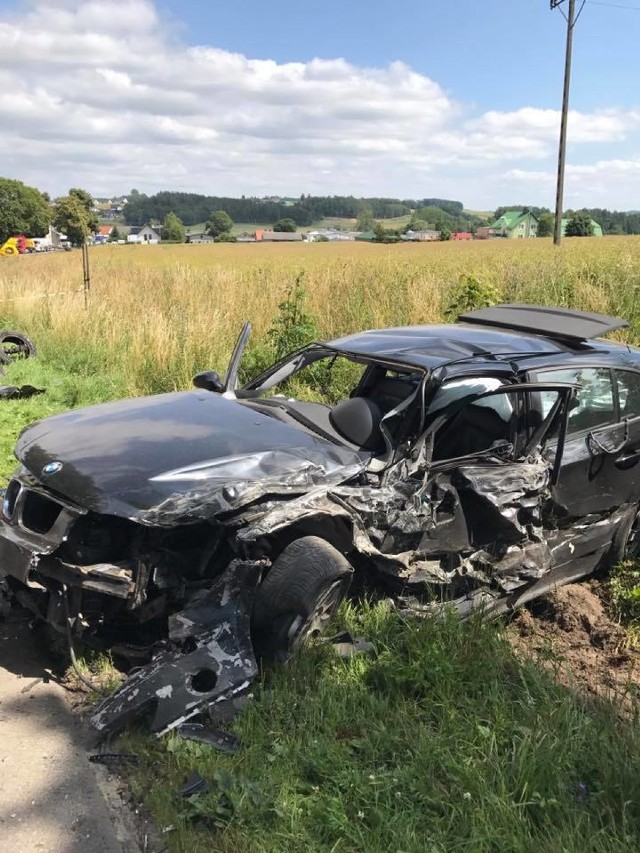 Do poważnego wypadku doszło w Puzdrowie, gdzie zderzyły się cztery samochody. Siedem osób, w tym dwoje dzieci trafiło do szpitala.