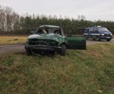 Tragiczny wypadek na drodze Alekandrów - Rożenek. Nie żyją dwie osoby - rowerzysta i kierowca opla