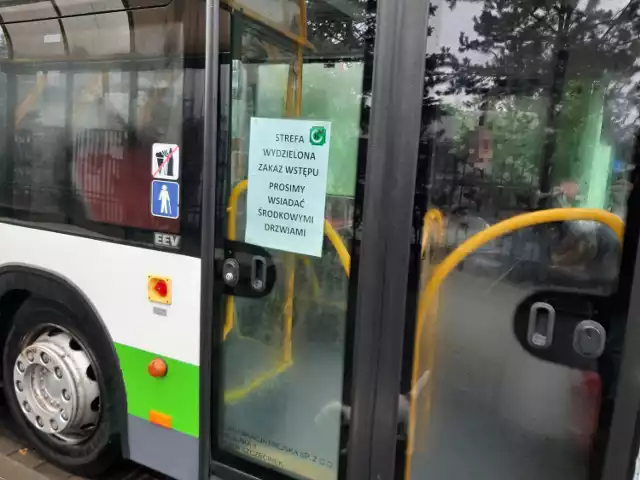 Autobusy w Szczecinku od czasu zamknięcia szkół kursują rzadziej