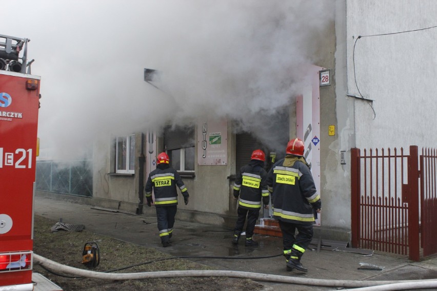 Pożar w sklepie przy ul. Obywatelskiej w Łodzi [ZDJĘCIA]