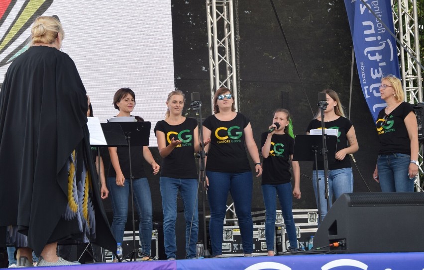 Cantore Gospel ze Stargardu na Jarmarku Jakubowym w Szczecinie