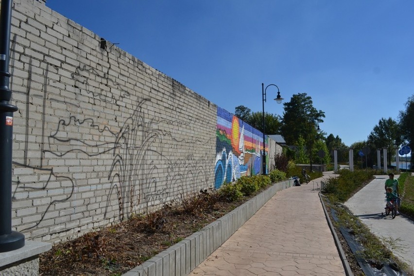Puławy: Domalowali mural na bulwarze (zdjęcia)