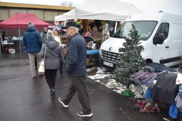 Giełda w Zielonej Górze. Zobacz, co można kupić na święta. W najbliższą niedzielę znów będą suszone owoce, choinki, warzywa, owoce, ozdoby świąteczne