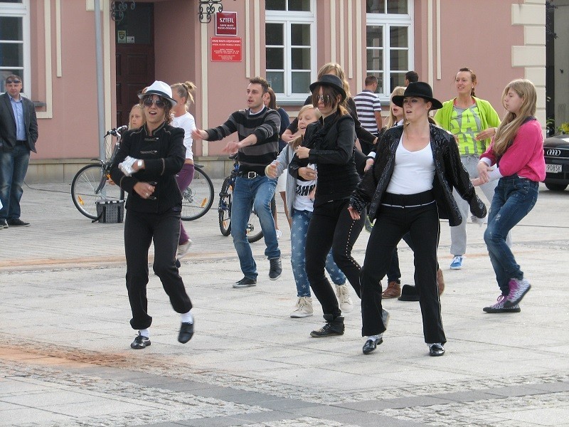 Częstochowa: Flash Mob Michael Jackson