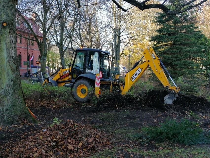 Czas śnieguliczek ( z trzaskającymi pod butami białymi...