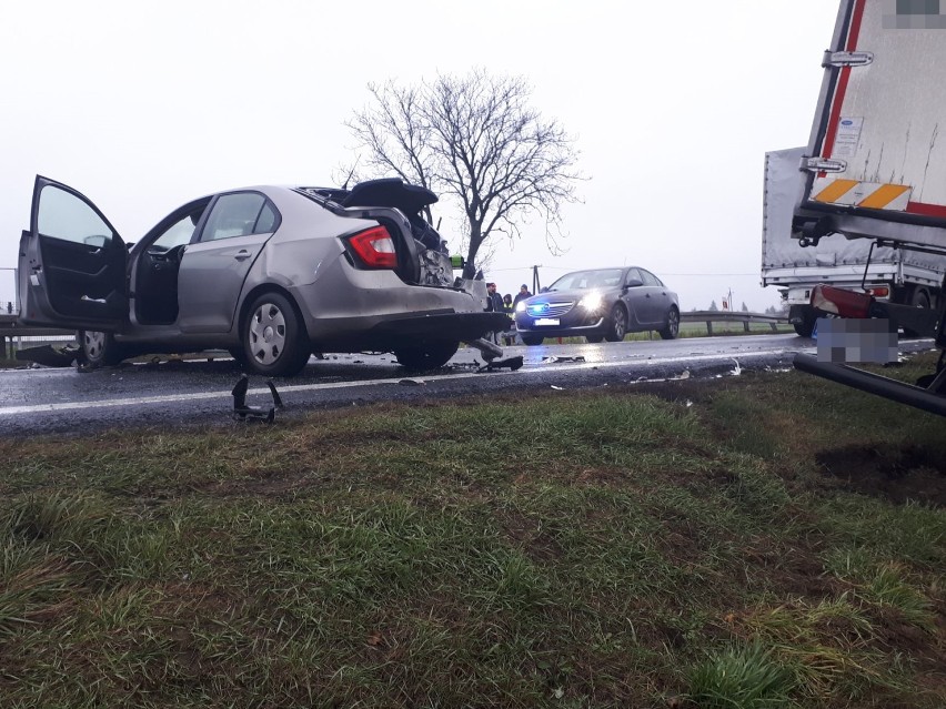 Gmina Rakoniewice: Cztery samochody zderzyły się na drodze krajowej nr 32! [ZDJĘCIA]
