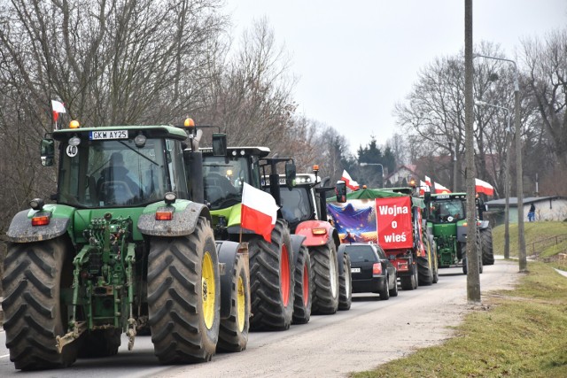 Rolnicy wyjechali na ulice w wielu miastach w Polsce, w tym w Prabutach. Protest rozpoczął się o godz. 10:00 i potrwał do godz. 15:00.