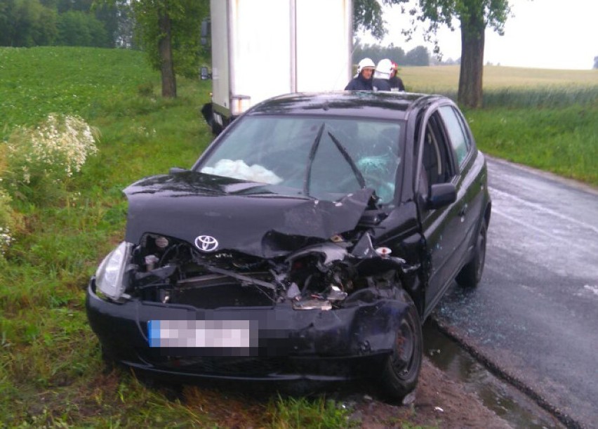 Wypadek pod Brodnicą. 28-latka trafiła do szpitala [zdjęcia]