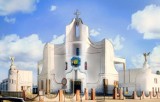 Grajewo. Trwa przebudowa wieży kościoła Matki Boskiej Nieustającej Pomocy. Zastąpi ją nadbudowa z krzyżem (zdjęcia)