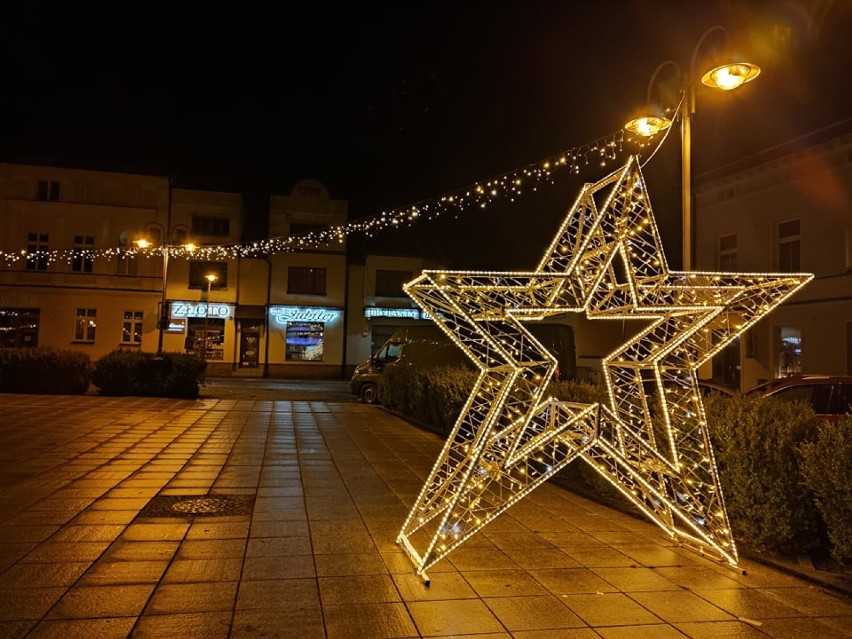 Wągrowiec. Jest magicznie, a będzie jeszcze piękniej! Iluminacje rozświetliły Rynek w Wągrowcu 