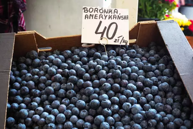 Ceny warzyw i owoców na placu w Bieńczycach