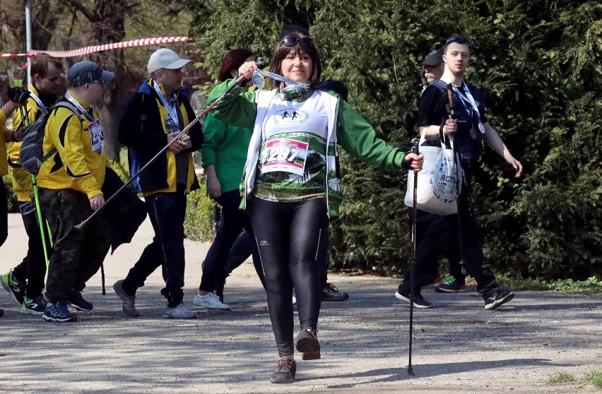 Otwarte Mistrzostwa Legnicy w Nordic Walking, wystartowało kilkadziesiąt osób