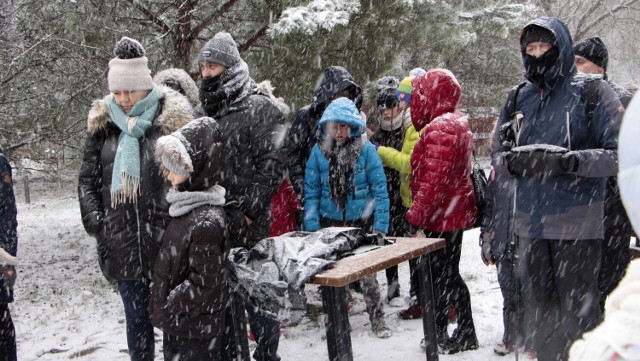 W sobotę, w Grudziądzu odbył się "Noworoczny spacer z leśniczym". Na uczestników na trasie czekały leśne kalambury oraz konkurs  w którym przydała  się wiedza o drzewach.