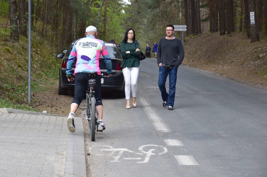 Ścieżką rowerową czy ulicą? Problemy przy alei Na Stadion w Kielcach (ZDJĘCIA) 