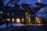 Bajkowa Alp Grüm. Na uroczej szwajcarskiej stacji można przystanąć na chwilę albo zostać na dłużej