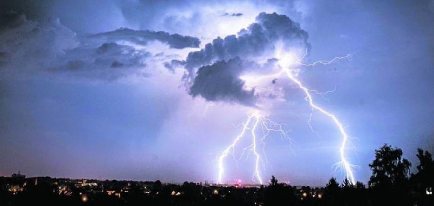 Obserwujcie dziś niebo. Może zagrzmieć i sypnąć gradem. Ostrzeżenie meteorologiczne! 