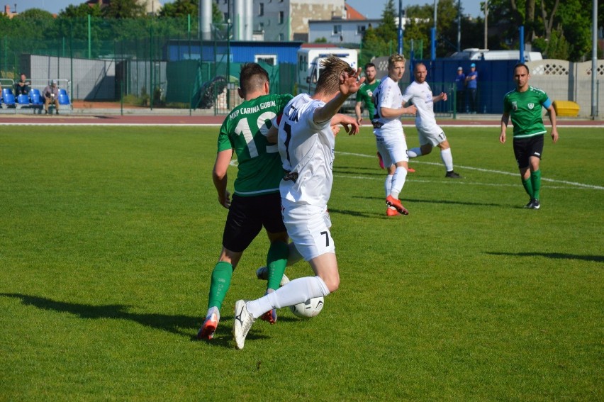 Piłkarze Lechii Zielona Góra wygrali 2:1 z Cariną Gubin w...
