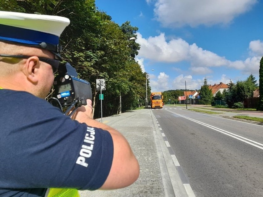 Policjanci przypominali kierującym, że brawurowa jazda i...