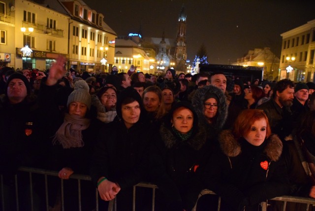 Wielka Orkiestra Świątecznej Pomocy zaprosiła legendę rocka - zespół KSU. O godz. 20 poleciało światełko do nieba.