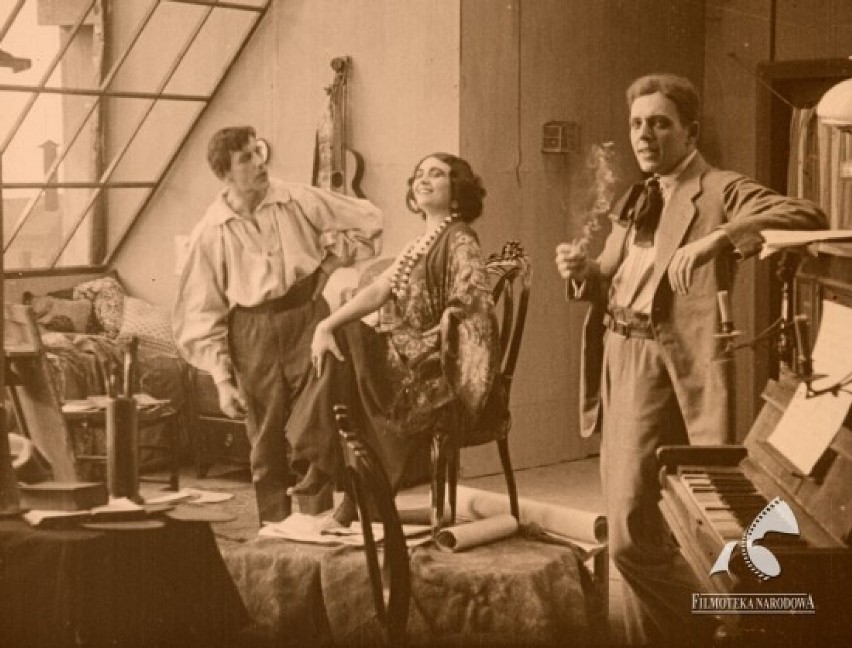 Kadr z filmu "Mania. Historia pracownicy fabryki papierosów"