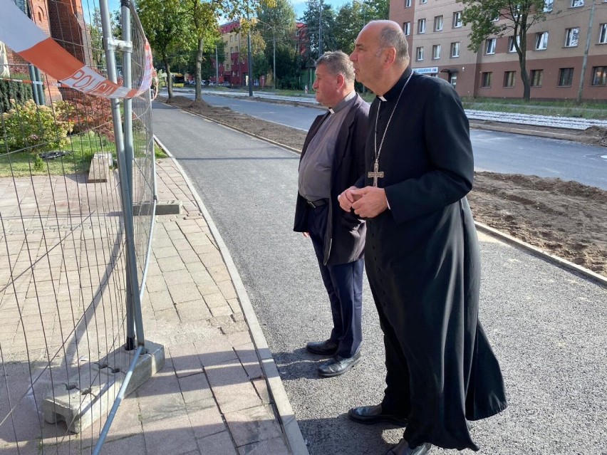 Biskup sosnowiecki odwiedził bazylikę NMP Anielskiej w...