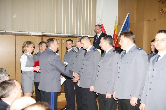 Nagrody otrzymało ośmiu policjantów