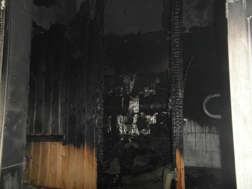 Pożar w hali sportowej w Kłecku [FOTO]
