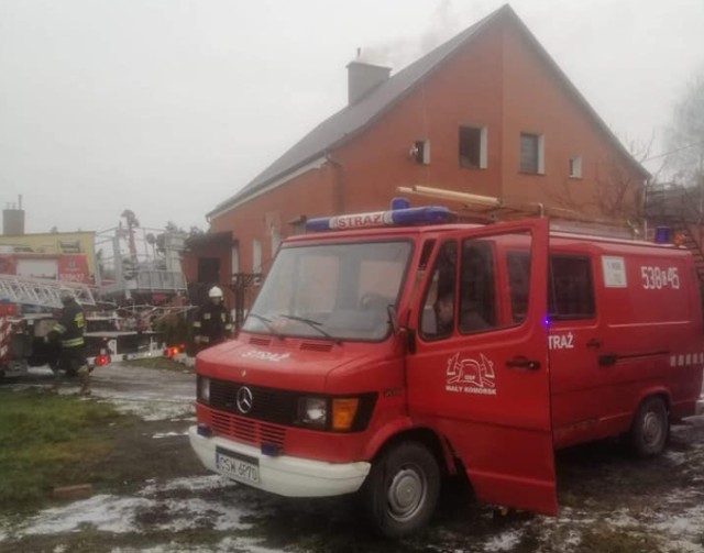 Pożar przy ul. Kniatek w Nowem spowodował straty o wartości 30 tys. zł. Na szczęście nie było osób poszkodowanych