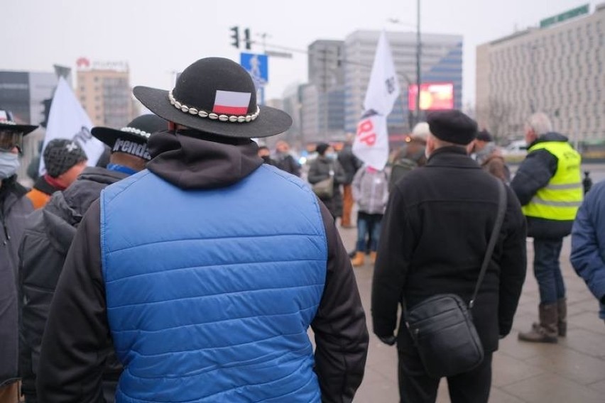 Górale na strajku w Warszawie 13 grudnia 2020