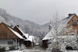 Jarmark Bożonarodzeniowy w sanockim Skansenie. Będzie żywa szopka, kolędy i św. Mikołaj