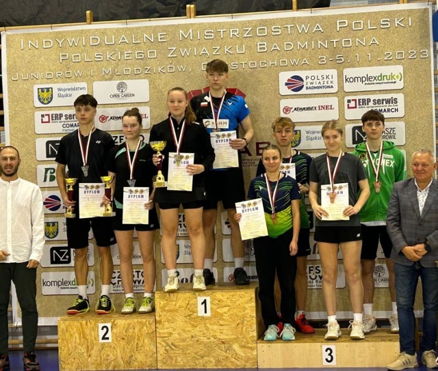Monika Wojniak (UKS OSiR Badminton Sławno) i Kamil Roman (UKS „Kometa Sianów) w grze mixtowej zdobyli brązowy medal.