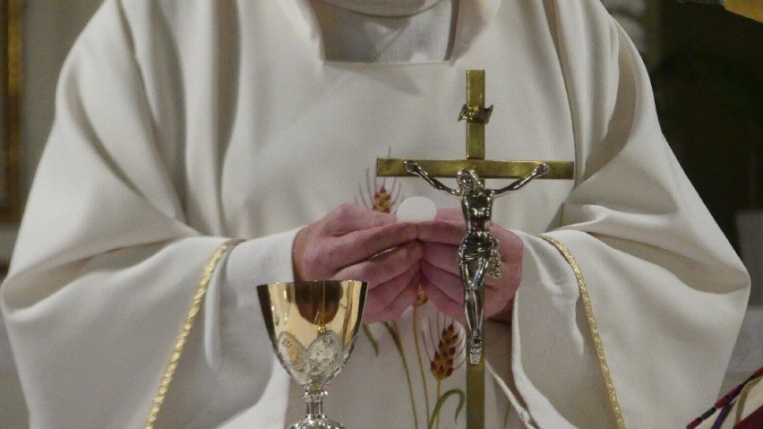 Andrzej N., ksiądz z diecezji gliwickiej, odpowiada przed sądem w Częstochowie, oskarżony o gwałt na młodej kobiecie