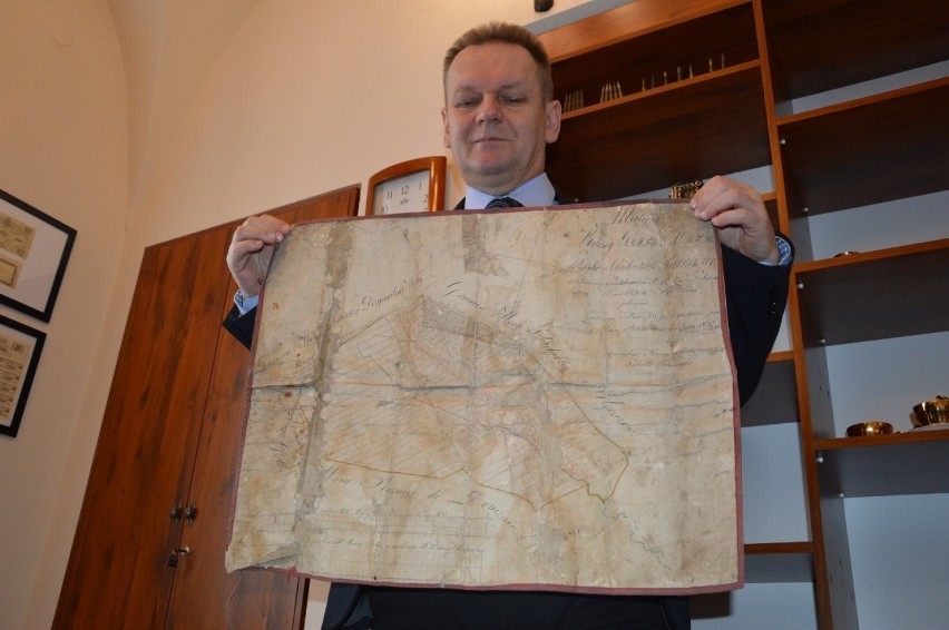 Bełchatów. Stara mapa trafiła do muzeum, a na niej Grafen Orth! Gdzie to jest? [FILM, ZDJĘCIA] 