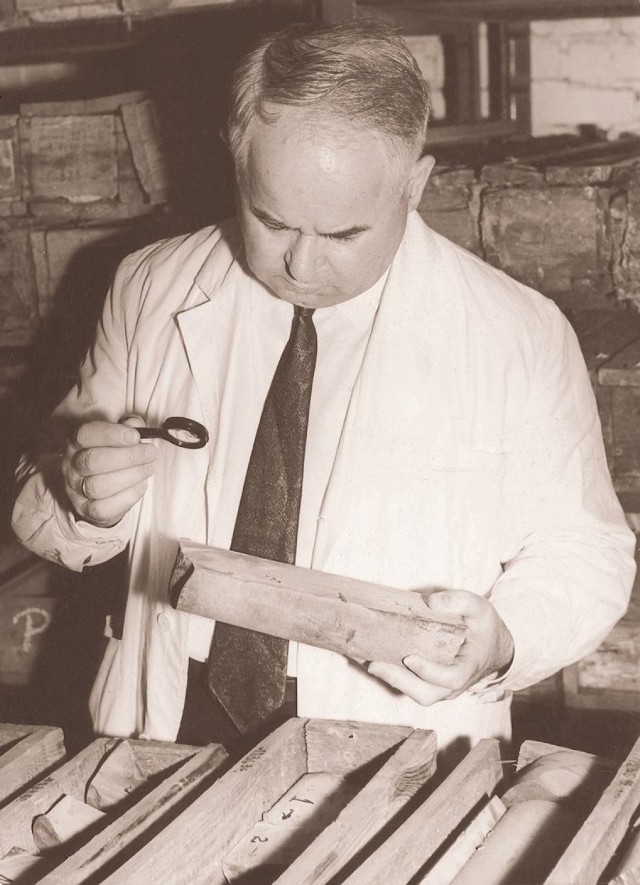 Jan Wyżykowski w trakcie pracy