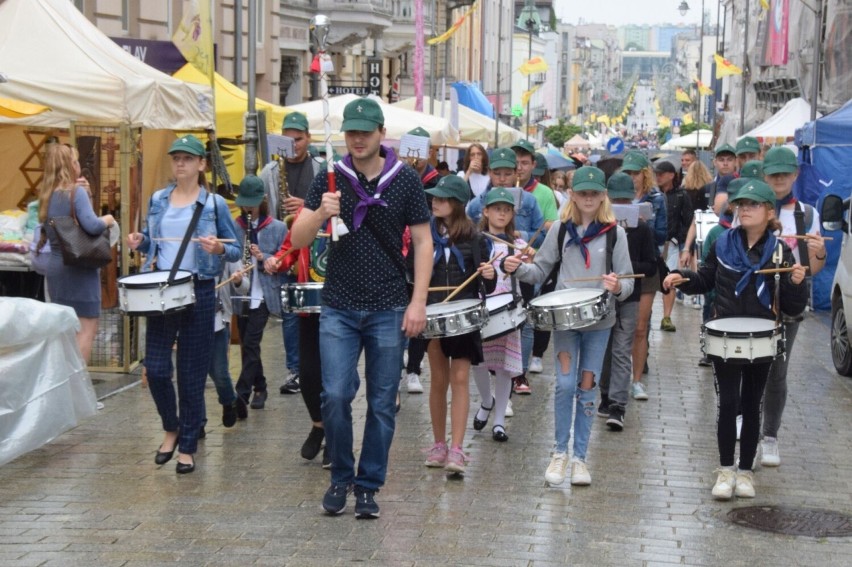 Święto Kielc 2023 przyciągnęło tłumy. Mnóstwo ludzi, jarmark i koncerty w centrum miasta