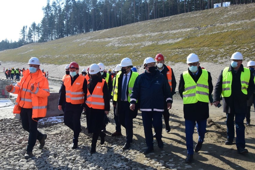 Minister Adamczyk na przekopie Mierzei Wiślanej. "To szansa dla całego regionu"