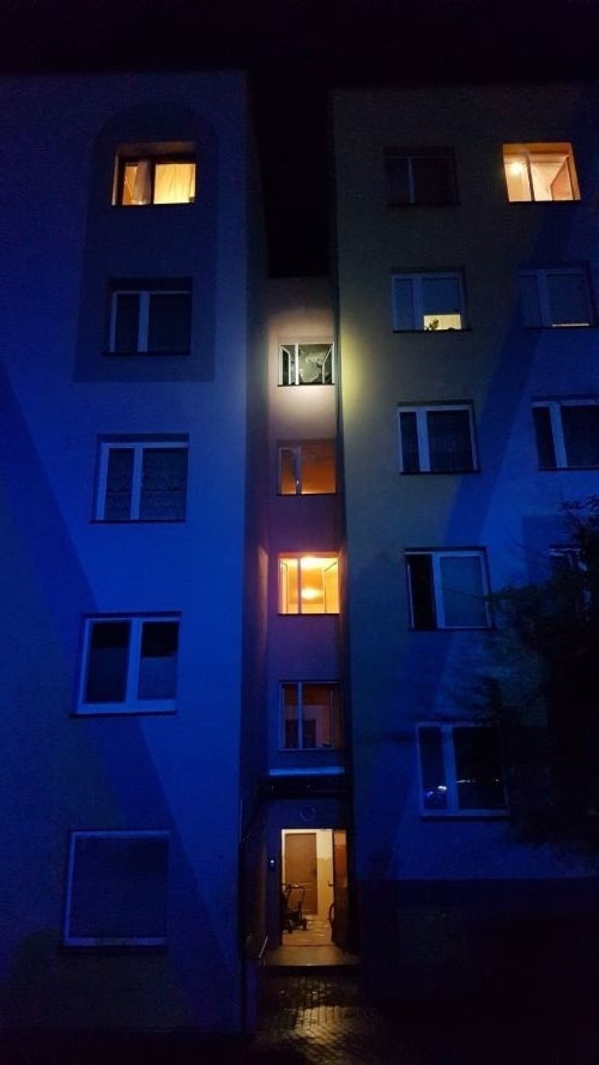 Ogień na klatce schodowej bloku w Sandomierzu. Mężczyzna podejrzany o usiłowanie zabójstwa tymczasowo aresztowany