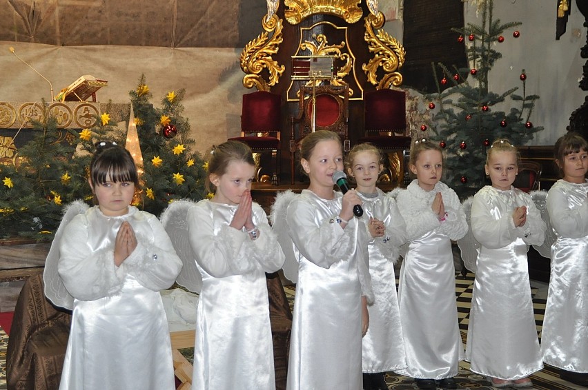 Jasełka Bożonarodzeniowe w wykonaniu przedszkolaków z...