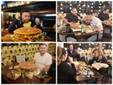 Burger okazał się zbyt duży. I Burger Battle w Hot Burger Bistro bez zwycięzcy. Niedługo druga edycja jedzenia burgera na czas [foto]