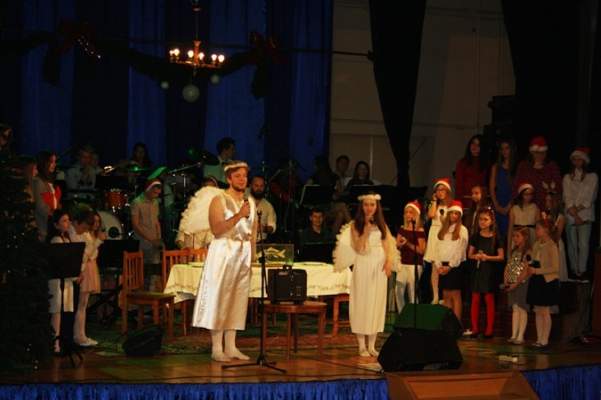 Koncert Świąteczny w Myszkowie w Miejskim Domu Kultury [ZDJĘCIA]