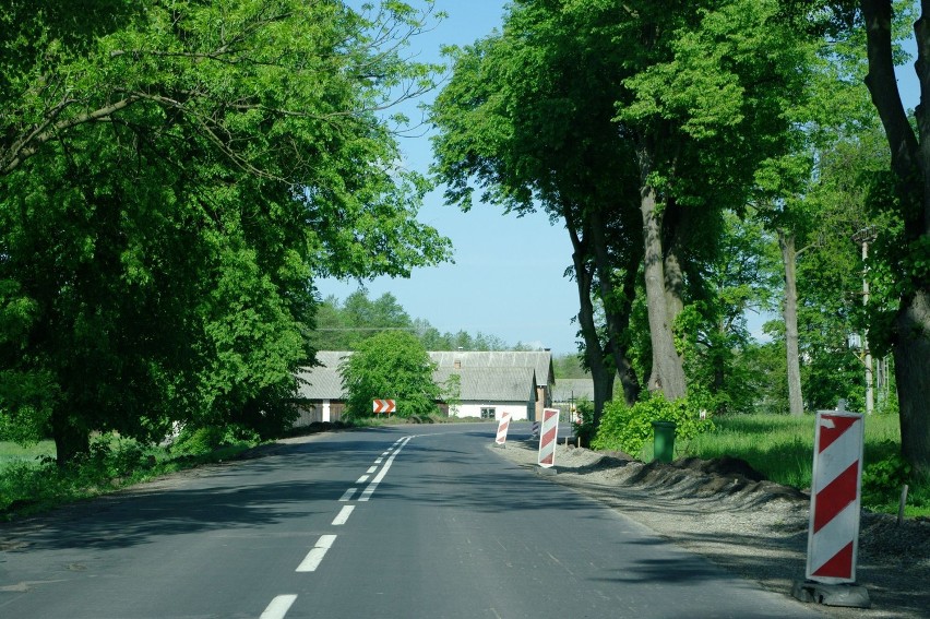 Trwa remont drogi Lubartów-Kierzkówka (ZDJĘCIA)