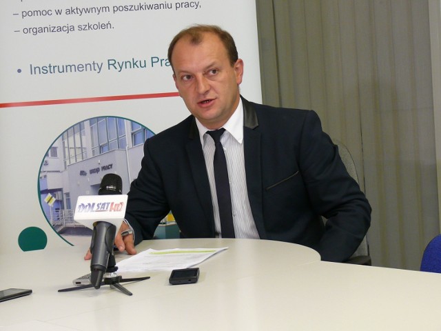 Jacek Walczyk, wicedyrektor PUP w Bełchatowie, zachęca do składania wniosków przez pracodawców
