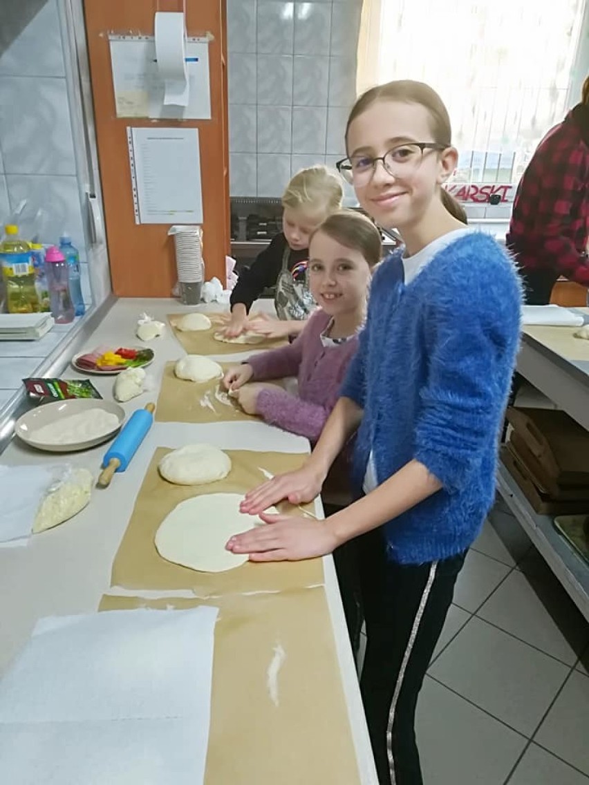 Ferie 2020 w Wielkopolsce. W Karskach upiekli wspólnie pizzę!